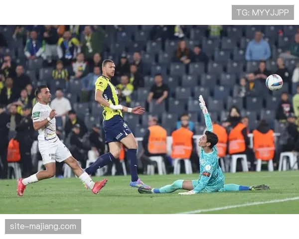 老将哲科宝刀未老 经验丰富助力费内巴切进攻线